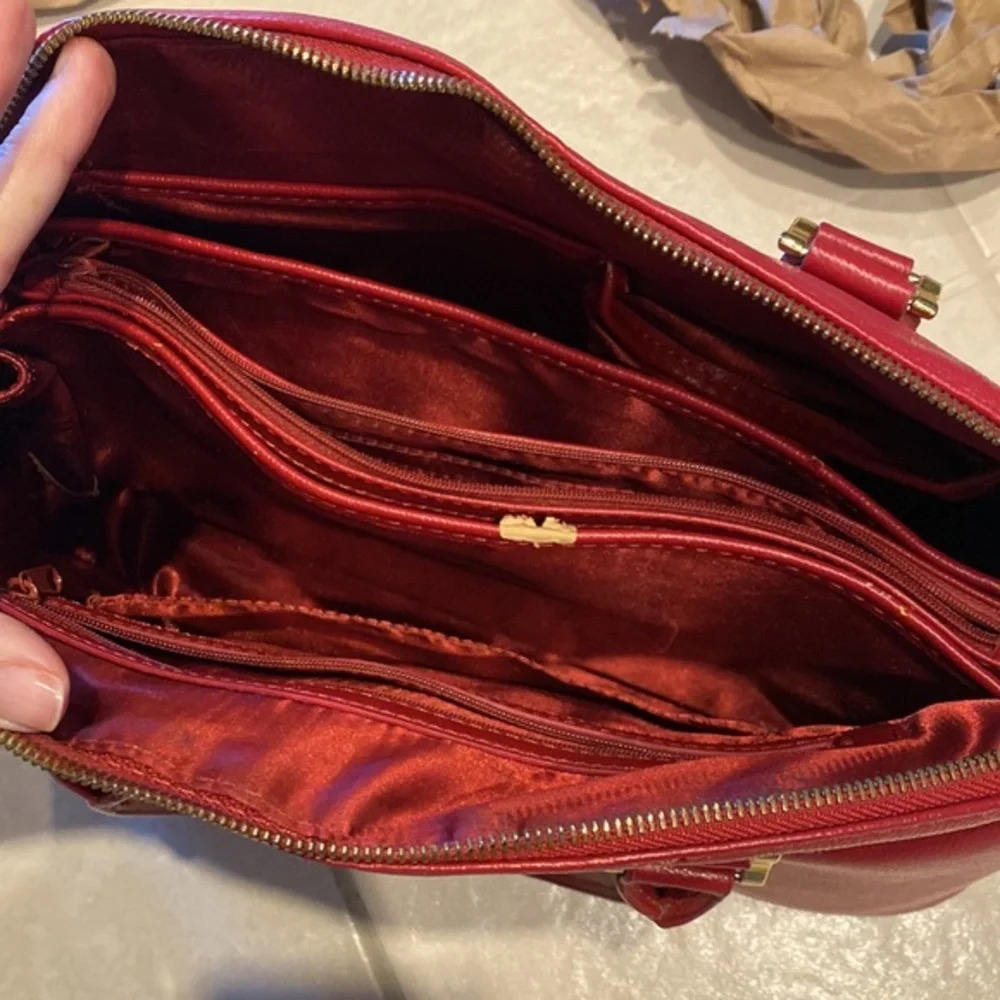 Joy &‎ Iman Red Leather Handbag​ - Picture 10 of 11